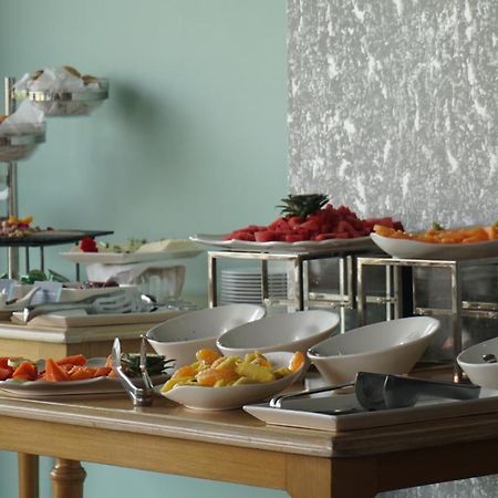 Quo Quality Hotel Манісалес Екстер'єр фото A buffet